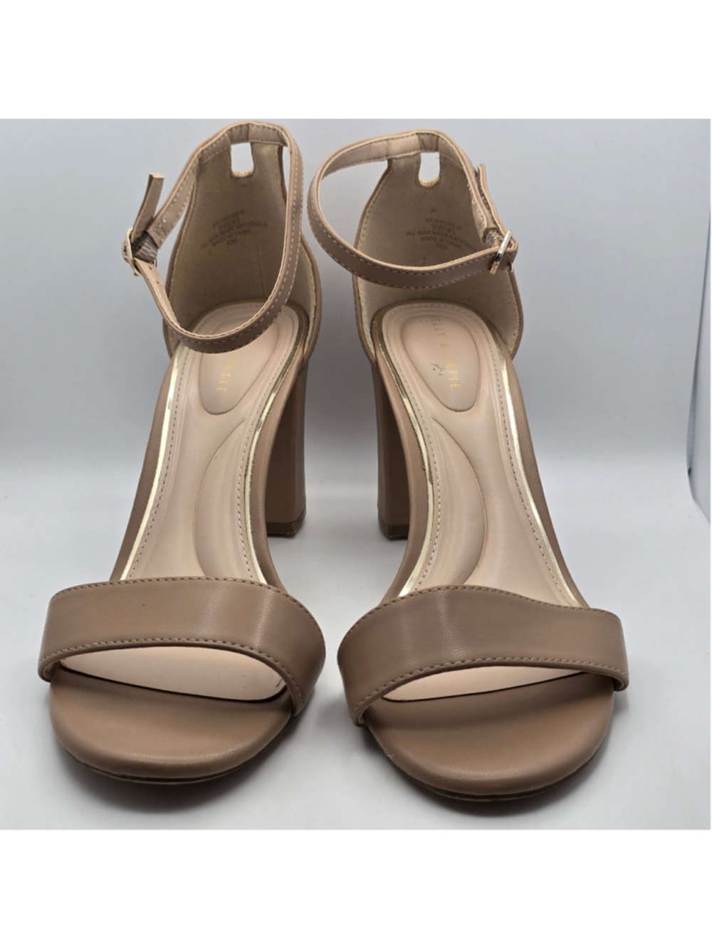 Kelly & Katie Hailee Block Heel Sandal In Taupe Size 9 NEW - Picture 2 of 6